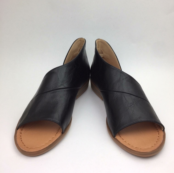 Catherine Malandrino Theorie Slip-On Sandal - Picture 3 of 13